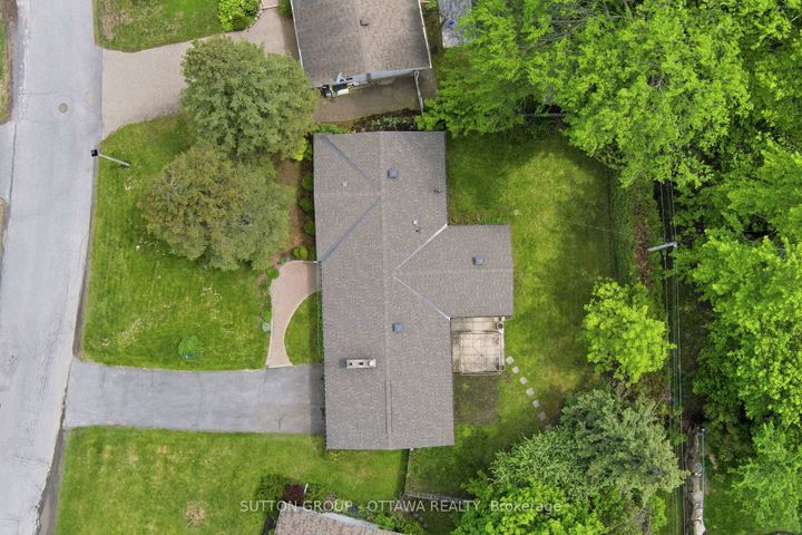 Photo 45 at 45 Larkspur Drive, Nepean (Lynwood Village), Ottawa