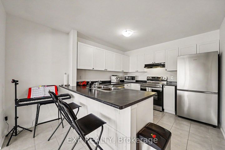 Photo 11 at 2433 Nutgrove Avenue, Nepean (Half Moon Bay), Ottawa