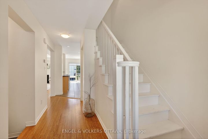 Photo 4 at 103 Goldwood Private, Nepean (Stonebridge), Ottawa