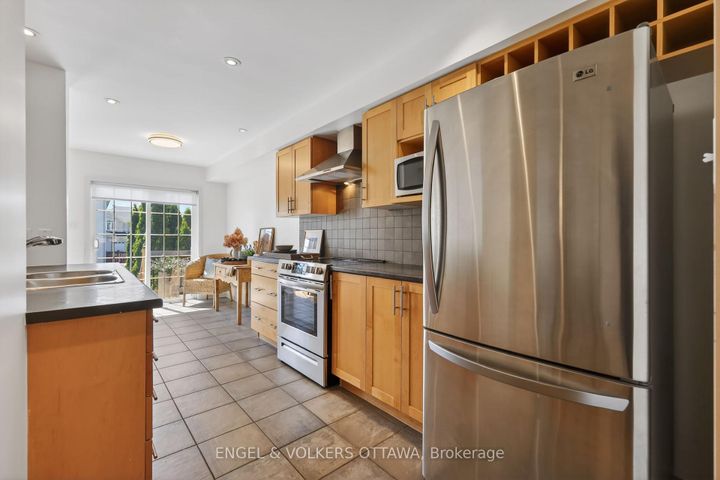 Photo 6 at 103 Goldwood Private, Nepean (Stonebridge), Ottawa