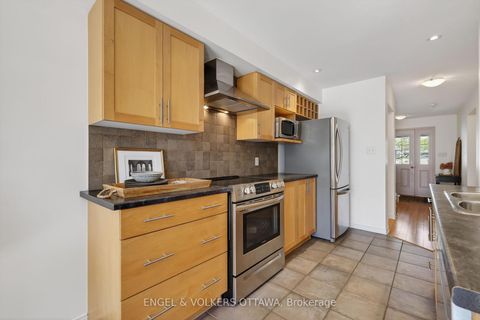 Photo 8 at 103 Goldwood Private, Nepean (Stonebridge), Ottawa