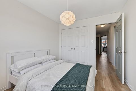 Photo 33 at 103 Goldwood Private, Nepean (Stonebridge), Ottawa