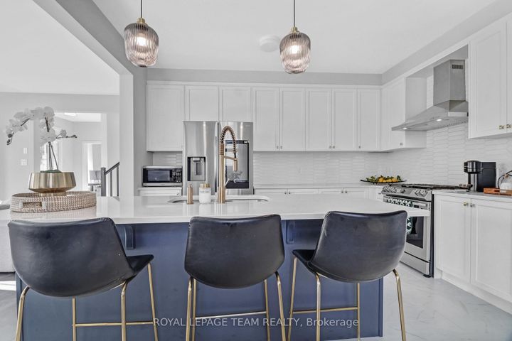 Photo 9 at 647 Cygnus Street, Nepean (Half Moon Bay), Ottawa