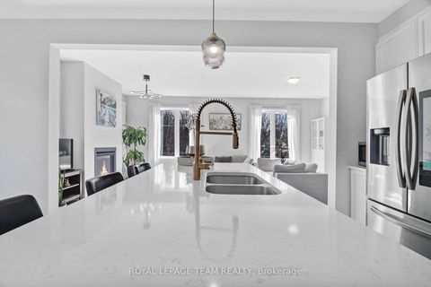 Photo 10 at 647 Cygnus Street, Nepean (Half Moon Bay), Ottawa