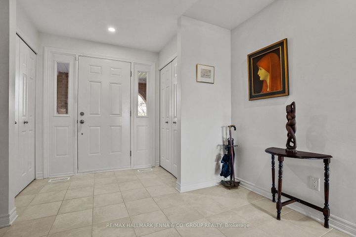 Photo 2 at 43 Elke Drive, Nepean (Knollsbrook), Ottawa