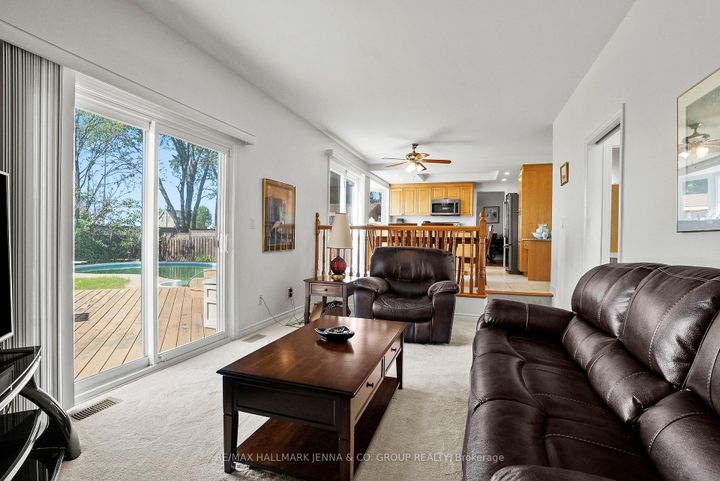 Photo 15 at 43 Elke Drive, Nepean (Knollsbrook), Ottawa