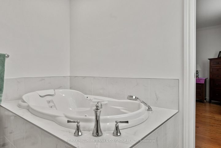 Photo 21 at 43 Elke Drive, Nepean (Knollsbrook), Ottawa