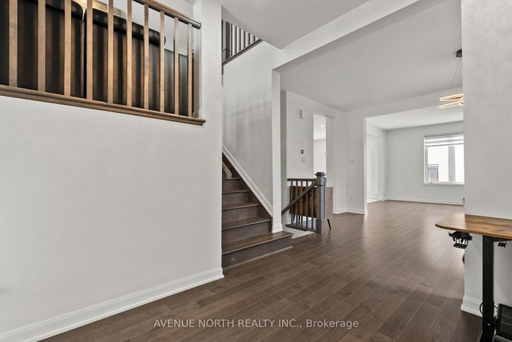 Photo 2 at 17 Fossa Terrace, Nepean (Half Moon Bay), Ottawa