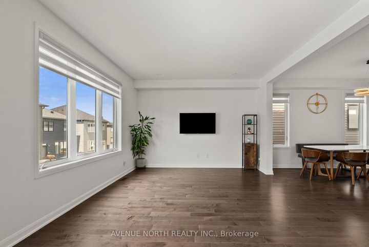Photo 3 at 17 Fossa Terrace, Nepean (Half Moon Bay), Ottawa