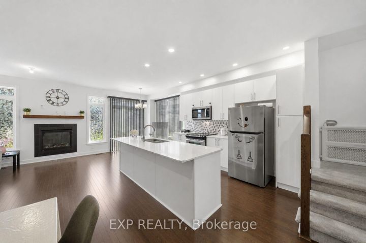 Photo 7 at 57 Robusta Lane, Nepean (Heritage Park), Ottawa