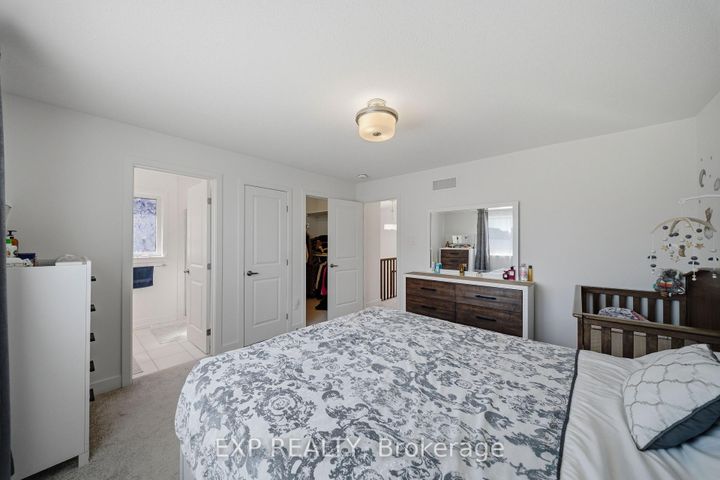 Photo 15 at 57 Robusta Lane, Nepean (Heritage Park), Ottawa