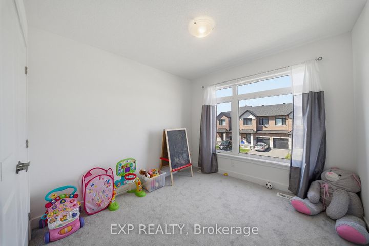 Photo 19 at 57 Robusta Lane, Nepean (Heritage Park), Ottawa