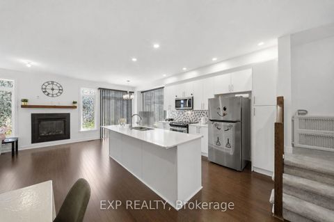 Photo 7 at 57 Robusta Lane, Nepean (Heritage Park), Ottawa