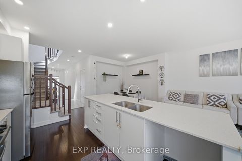 Photo 9 at 57 Robusta Lane, Nepean (Heritage Park), Ottawa