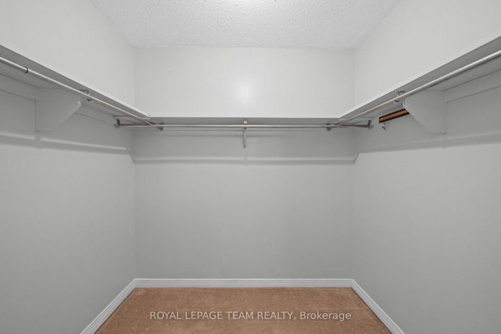 Photo 22 at 28 Parmalea Crescent, Nepean (Pineglen/Country Place), Ottawa