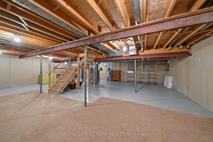 Photo 30 at 28 Parmalea Crescent, Nepean (Pineglen/Country Place), Ottawa