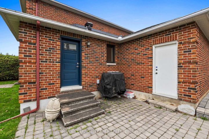Photo 35 at 28 Parmalea Crescent, Nepean (Pineglen/Country Place), Ottawa