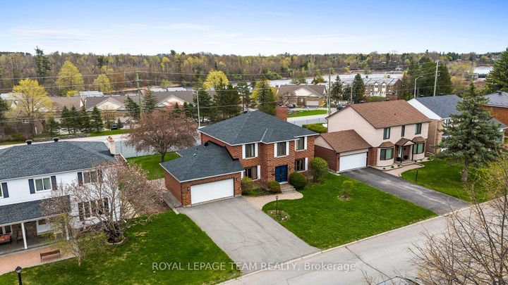 Photo 36 at 28 Parmalea Crescent, Nepean (Pineglen/Country Place), Ottawa