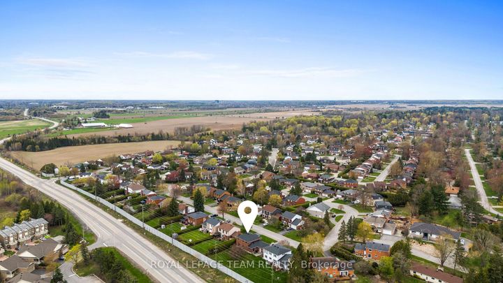 Photo 41 at 28 Parmalea Crescent, Nepean (Pineglen/Country Place), Ottawa