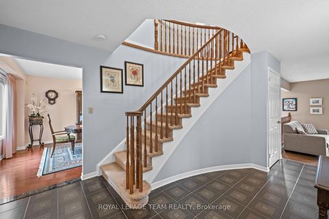 Photo 17 at 28 Parmalea Crescent, Nepean (Pineglen/Country Place), Ottawa