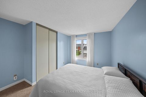 Photo 26 at 28 Parmalea Crescent, Nepean (Pineglen/Country Place), Ottawa