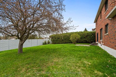 Photo 33 at 28 Parmalea Crescent, Nepean (Pineglen/Country Place), Ottawa