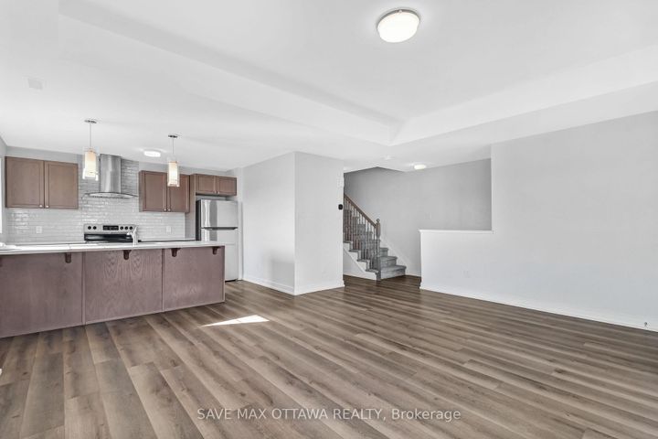 Photo 6 at 2 - 703 Chromite Pv Private, Nepean (Heritage Park), Ottawa