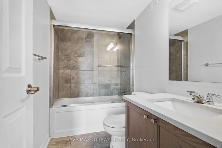 Photo 13 at 2 - 703 Chromite Pv Private, Nepean (Heritage Park), Ottawa