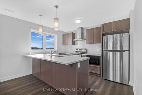 Photo 8 at 2 - 703 Chromite Pv Private, Nepean (Heritage Park), Ottawa