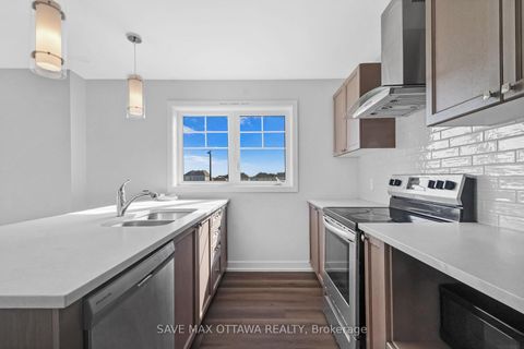 Photo 9 at 2 - 703 Chromite Pv Private, Nepean (Heritage Park), Ottawa