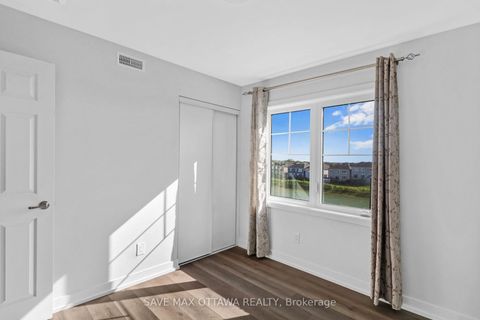 Photo 11 at 2 - 703 Chromite Pv Private, Nepean (Heritage Park), Ottawa