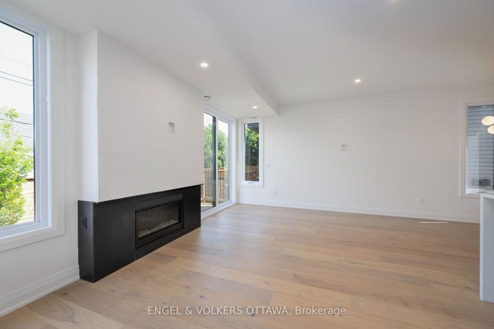 Photo 4 at 75A Granton Avenue, Nepean (Meadowlands/St. Claire Gardens), Ottawa