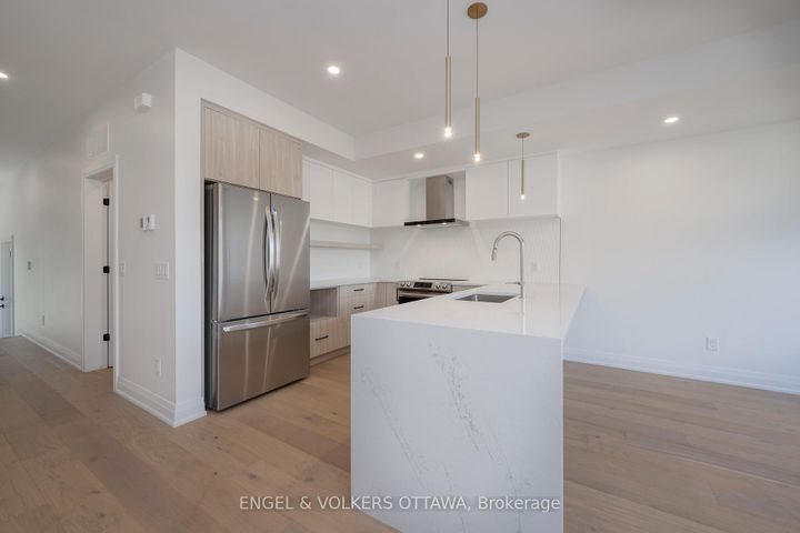 Photo 8 at 75A Granton Avenue, Nepean (Meadowlands/St. Claire Gardens), Ottawa