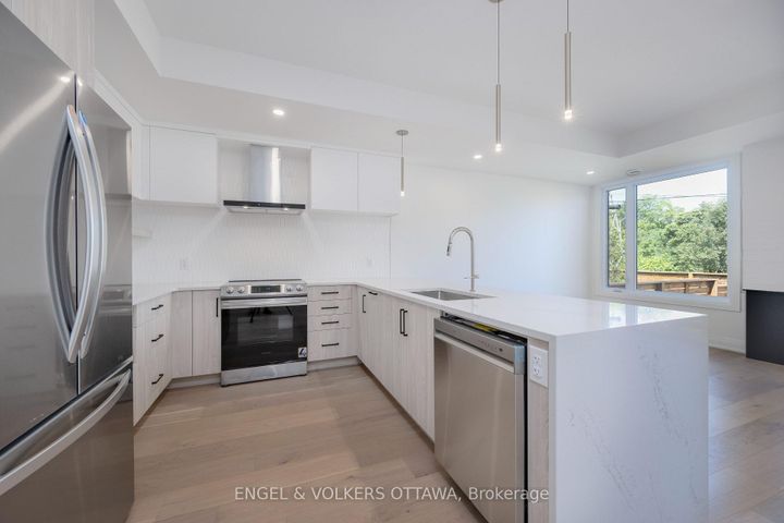 Photo 9 at 75A Granton Avenue, Nepean (Meadowlands/St. Claire Gardens), Ottawa
