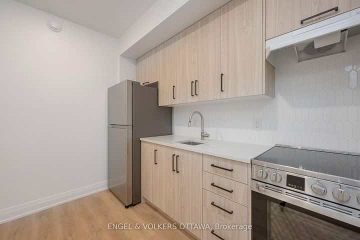 Photo 34 at 75A Granton Avenue, Nepean (Meadowlands/St. Claire Gardens), Ottawa