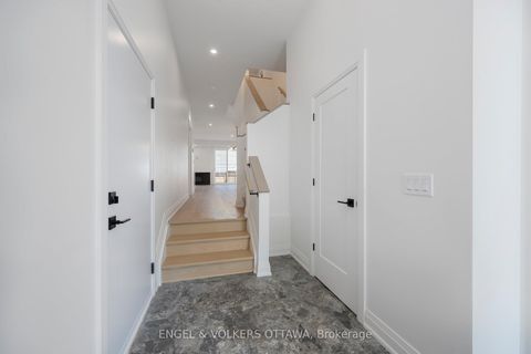 Photo 3 at 75A Granton Avenue, Nepean (Meadowlands/St. Claire Gardens), Ottawa