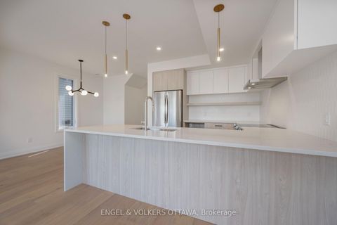 Photo 11 at 75A Granton Avenue, Nepean (Meadowlands/St. Claire Gardens), Ottawa