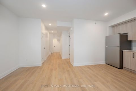 Photo 36 at 75A Granton Avenue, Nepean (Meadowlands/St. Claire Gardens), Ottawa
