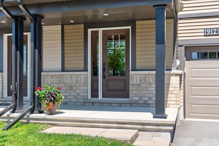 Photo 1 at 912 Lixnaw Court, Nepean (Half Moon Bay), Ottawa