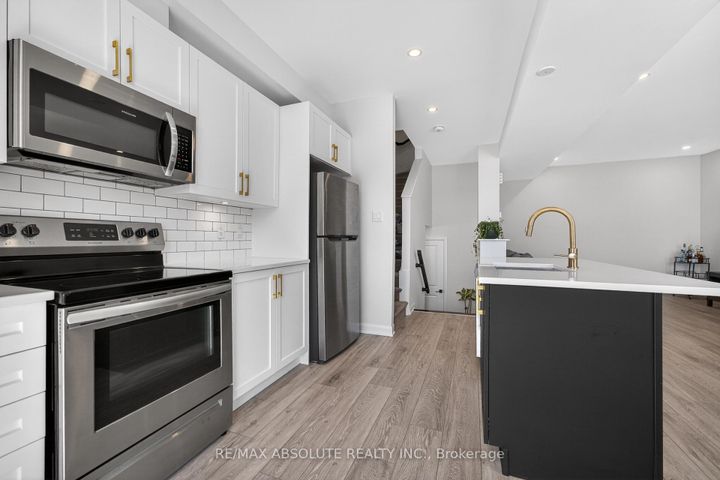 Photo 10 at 912 Lixnaw Court, Nepean (Half Moon Bay), Ottawa
