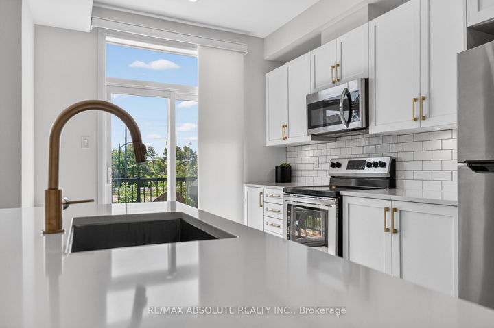 Photo 11 at 912 Lixnaw Court, Nepean (Half Moon Bay), Ottawa