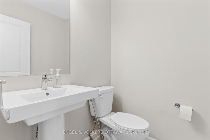 Photo 3 at 205 Geyser Place, Nepean (Hearts Desire), Ottawa
