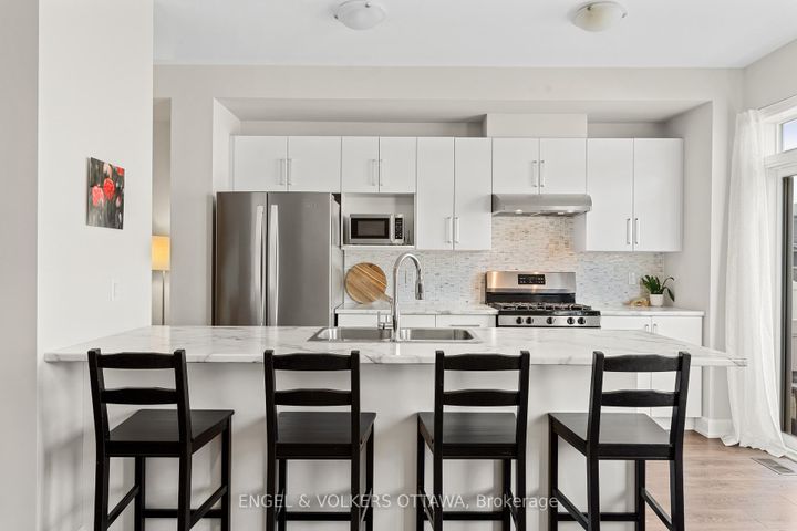 Photo 14 at 205 Geyser Place, Nepean (Hearts Desire), Ottawa