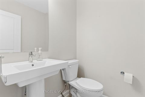 Photo 3 at 205 Geyser Place, Nepean (Hearts Desire), Ottawa