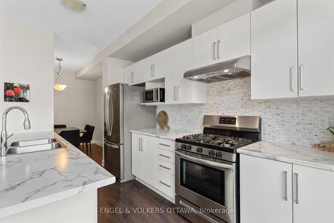 Photo 11 at 205 Geyser Place, Nepean (Hearts Desire), Ottawa
