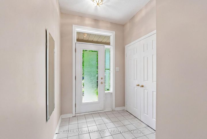 Photo 3 at 121 Thornbury Crescent, Nepean (Centrepointe), Ottawa
