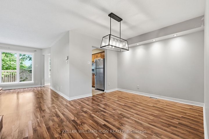 Photo 7 at 121 Thornbury Crescent, Nepean (Centrepointe), Ottawa