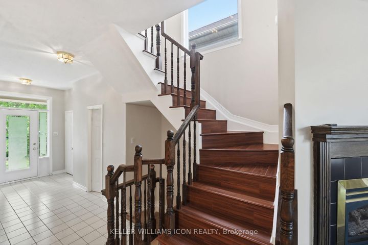 Photo 18 at 121 Thornbury Crescent, Nepean (Centrepointe), Ottawa