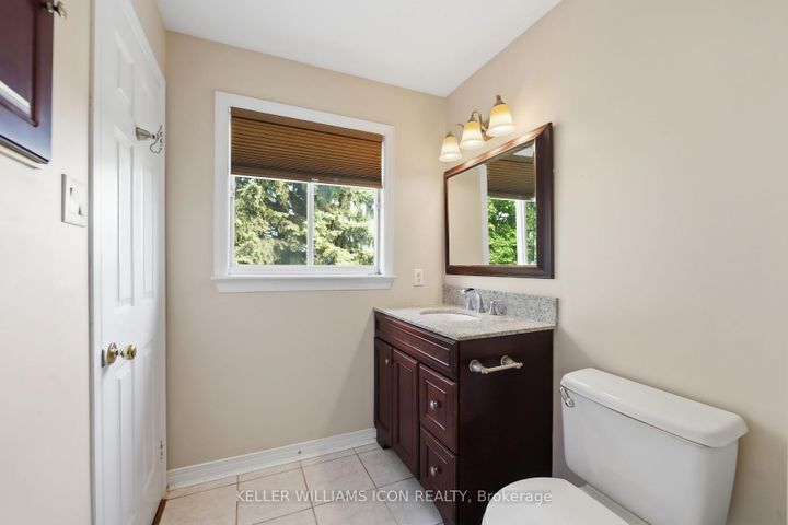 Photo 24 at 121 Thornbury Crescent, Nepean (Centrepointe), Ottawa