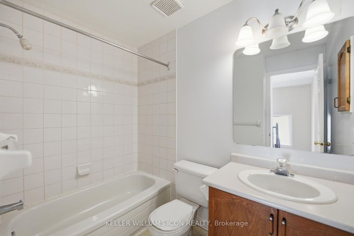Photo 30 at 121 Thornbury Crescent, Nepean (Centrepointe), Ottawa